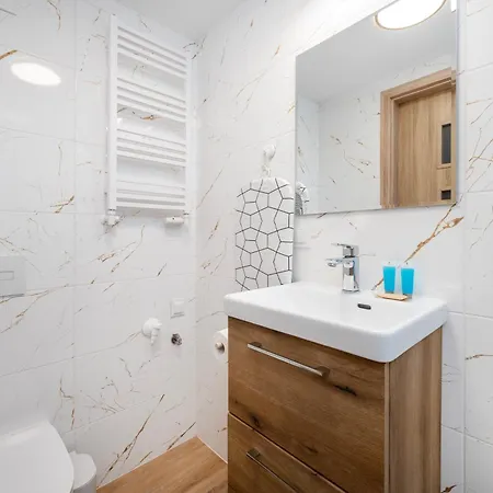 Daire Kamienica Rewolucji 23 Mezzanine By Bookinghost *